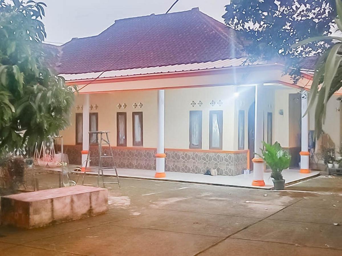 Homestay Bukit Pamoyanan 2 Redpartner Bukanagara Ngoại thất bức ảnh